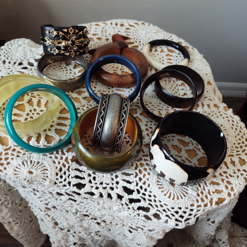 Jewelry Lot, of Bangles